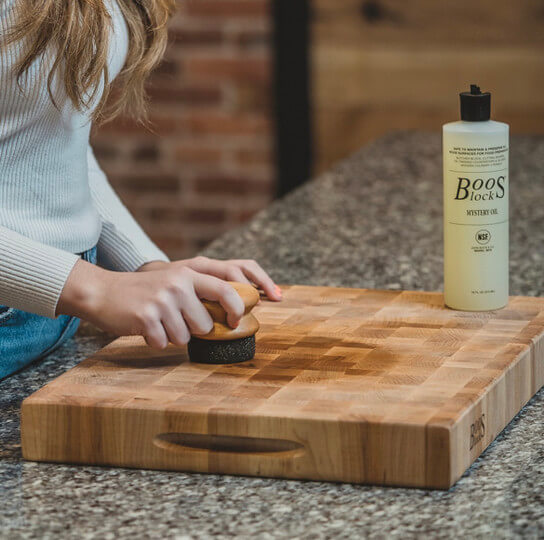 How to Clean A Wooden Cutting Board